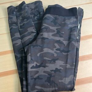 Gap zipper leggings, camo